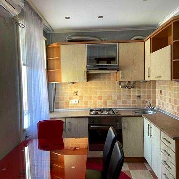 Оренда 2 кімнатної квартири в центрі міста з автономним опаленням