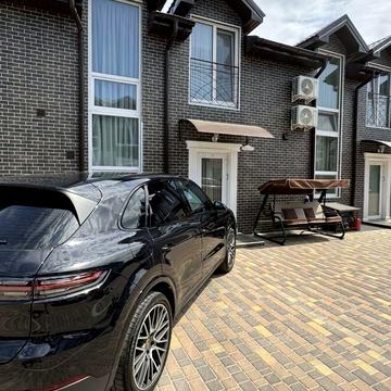 Зелений Гай, 11