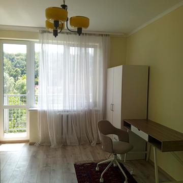 Нижньоюрківська вул., 13