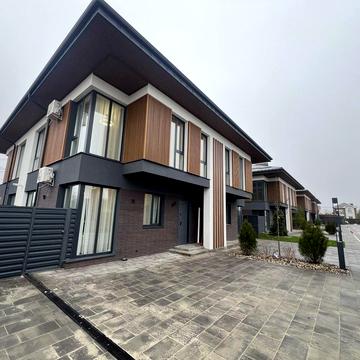 Полтавська вул.