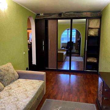 Оболонський просп., 25