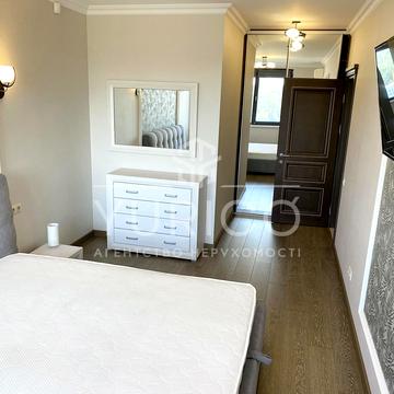 Антоновича вул. (Горького), 74