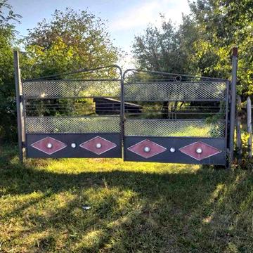 Продам хату в селе под дачу