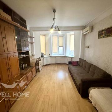 Дніпроводська вул., 2