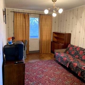 Пропонується в оренду 2-кімнатна біля кінотеатру Київ. Нові дома