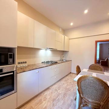 Івана Вишенського вул., 40