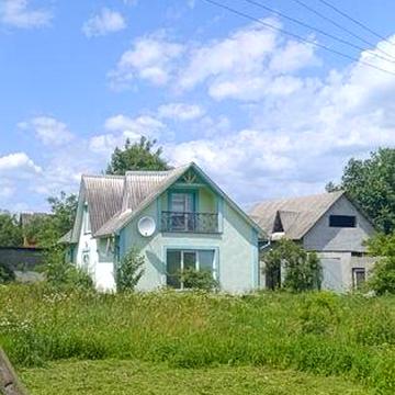 Продається будинок з участком 42 сотик землі все огороджкно