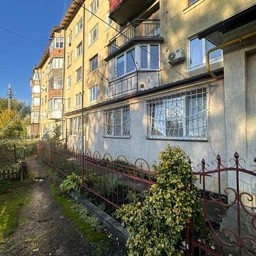 Продаж 3 кім квартира з власним подвірʼям, 5 км до центру