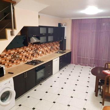 Таунхаус з ремонтом від власника с. Гатне 2 км метро Теремки