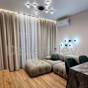 Нова квартира Варшавський плюс Київ Перша здача Генератор Вікна у двір