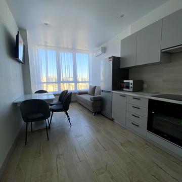 Кадетський Гай вул., 8