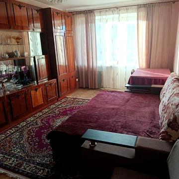 2 кім.квартира вул.Базарна.14000грн. Світло не виключають.