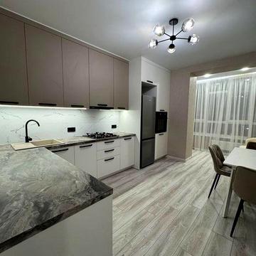 Неймовірна ! Велика 1к.кв 50м.кв. Двостороння. Озерна!