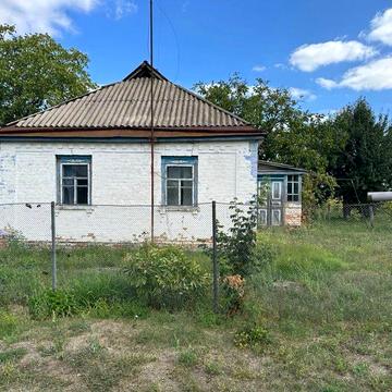 Продається будинок із великою, родючою земельною ділянкою
