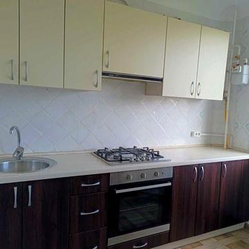 Cнижение цены! Сдам большую 2 к.из возле центра 2 этаж