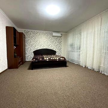 Здам на рік і більше двокімнатну квартиру в Чорноморську.