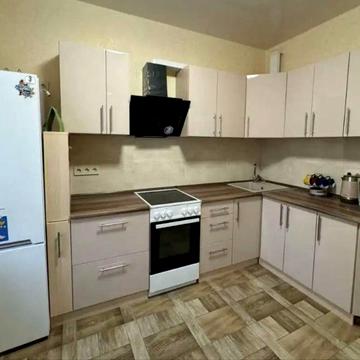 Новорічна вул., 57