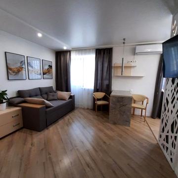 Академіка Навашина вул., 9