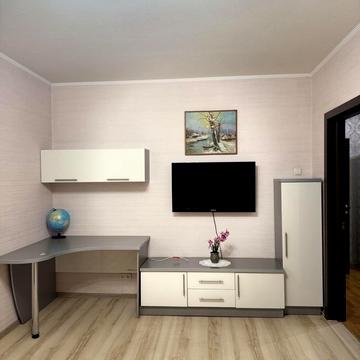 Академіка Заболотного вул., 100