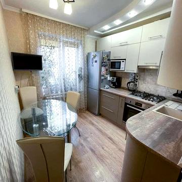 Олександра Махова вул. (Жолудєва), 8-А