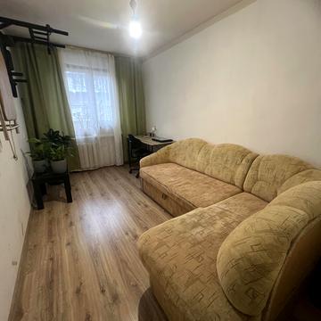 Леся Курбаса просп., 18