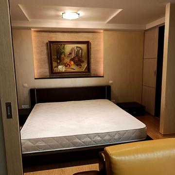 Русанівська набережна вул., 22