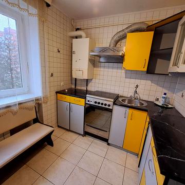 Довженка вул., 17