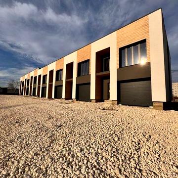 Продається сучасний котедж