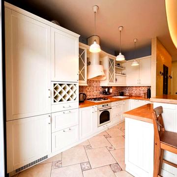 Кондукторська вул., 26