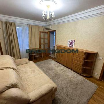 Оренда 2-к квартири з гардеробною вул.Оріхуватська 8к2