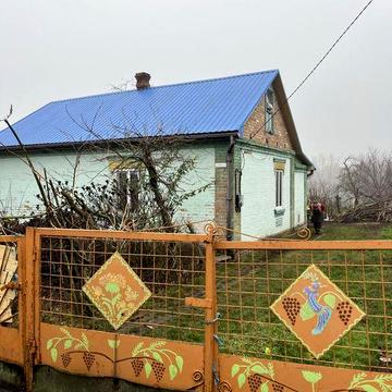 Продаю 2 будинка зручностями передмісті м Долинська на площі 50 соток