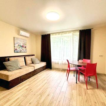 Лоцманський узвіз, 9д