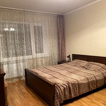 Ревуцького вул., 19/1