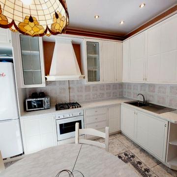 Кловський узвіз, 15