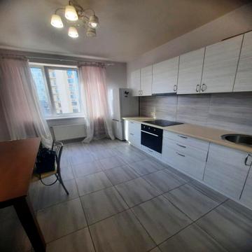 Перлинна вул., 2