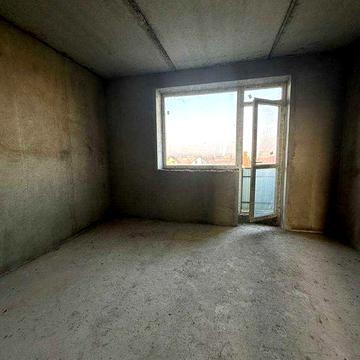 здана готова до ремонту 2 кім квартира. можливе Розтермінування