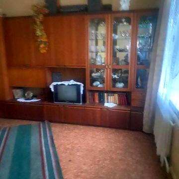 Здається 1 кімнатний будинок в центрі міста.