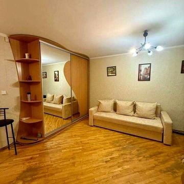 Реальна квартира біля метро Святошин