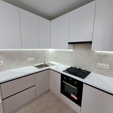 Весела вул., 35