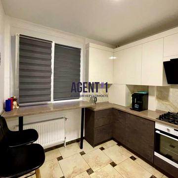 Черкаська вул., 16