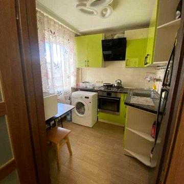 Продам 2-кімнатну квартиру біля Парку Перемоги