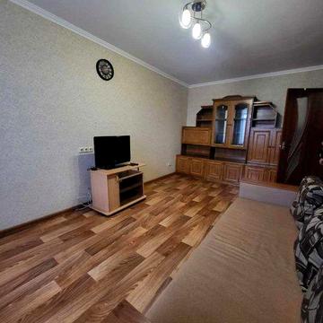 Оренда 2 кімнатної квартири вул. Семиренківська.