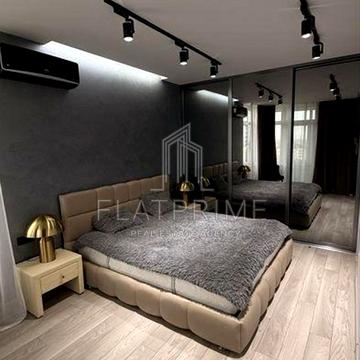 Юнацька вул., 8