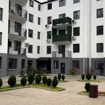 Академіка Сахарова вул., (Будинок 2)