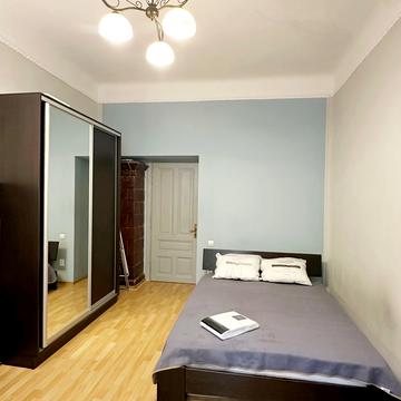 Одеська вул., 14