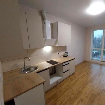 Молодіжна вул., 11/4