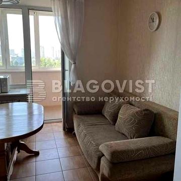 Вул. Хмельницька 10, М Святошино, 1 кім, 52м, 79500$