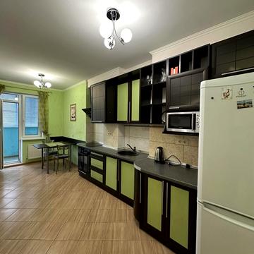 Кадетський Гай вул., 6