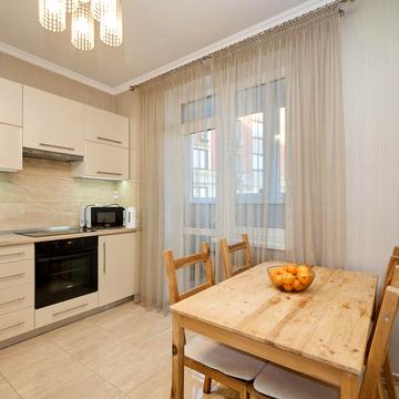 Полтавська вул., 27