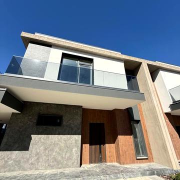 Дзеркальна